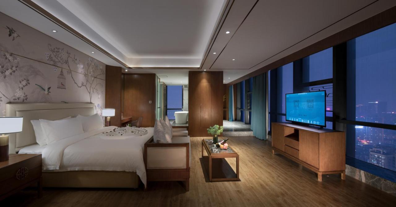 Venus Royal Hotel Foshan Kuiqi Road Metro Station Екстер'єр фото